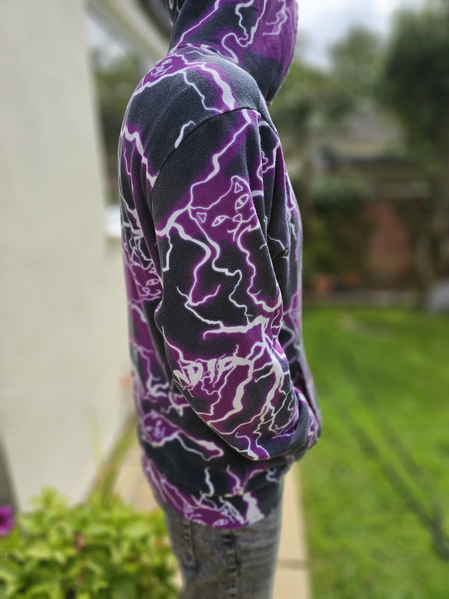 Awesome RipnDip Lightning Pullover Purple/Black Hoodie - M/Medium