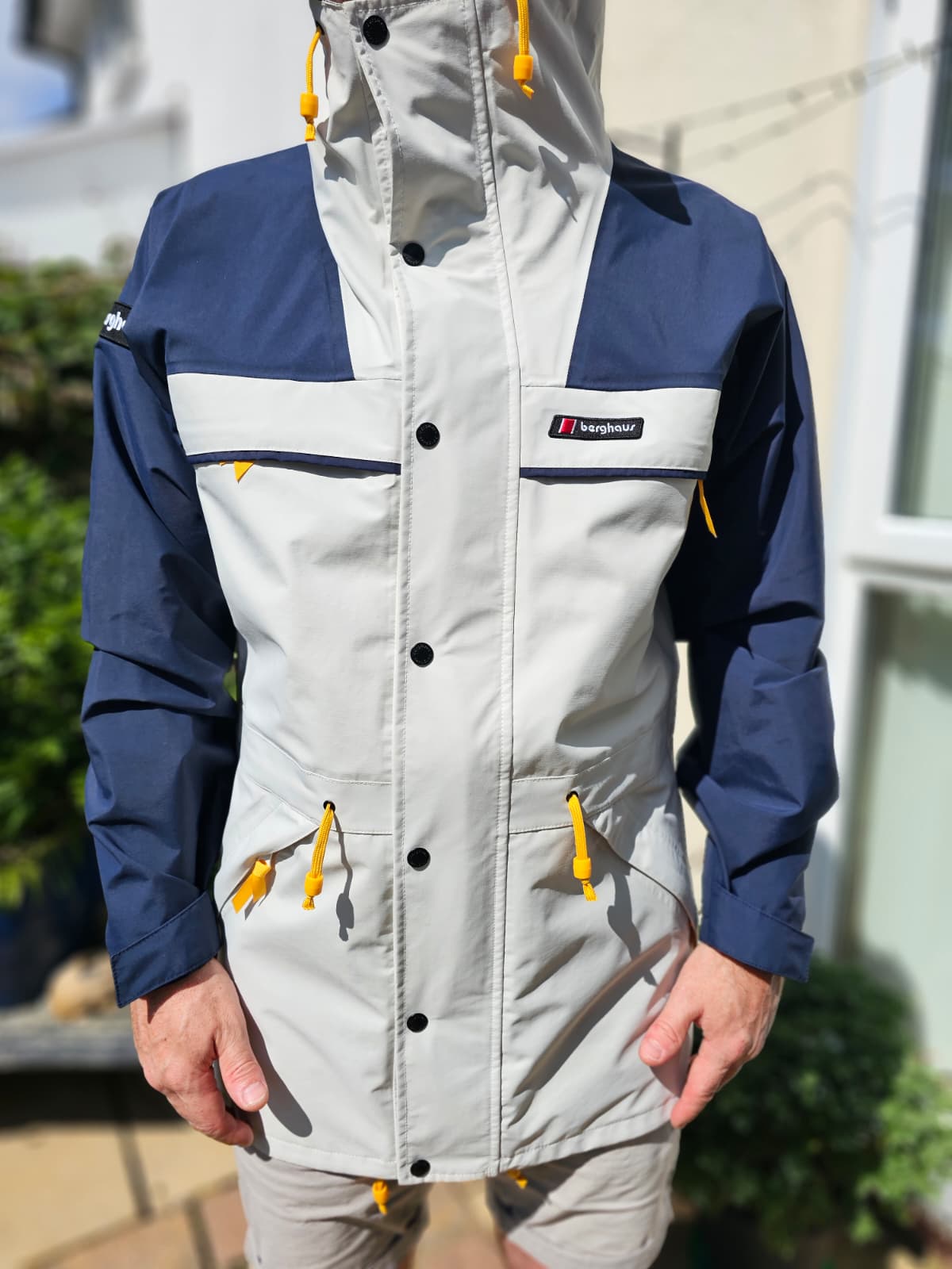 Berghaus Stormwear Tempest 89 Unisex Waterproof Full Zip Hooded Hiking/Casual Jacket - M/Medium
