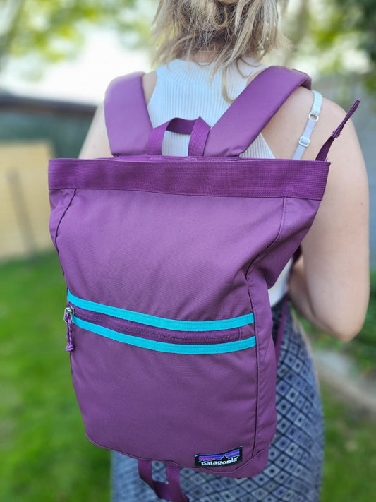 Patagonia Purple Messenger Style Zipped Backpack/Rucksack - M/Medium/15L Litre