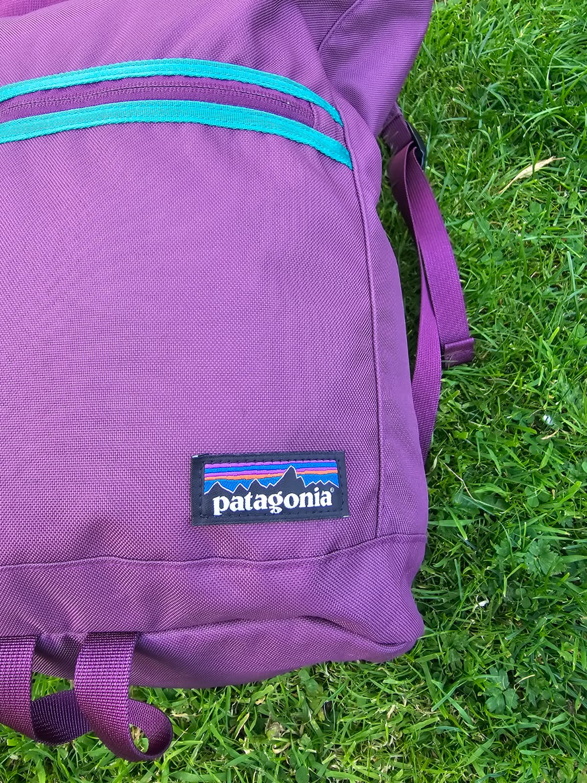 Patagonia Purple Messenger Style Zipped Backpack/Rucksack - M/Medium/15L Litre