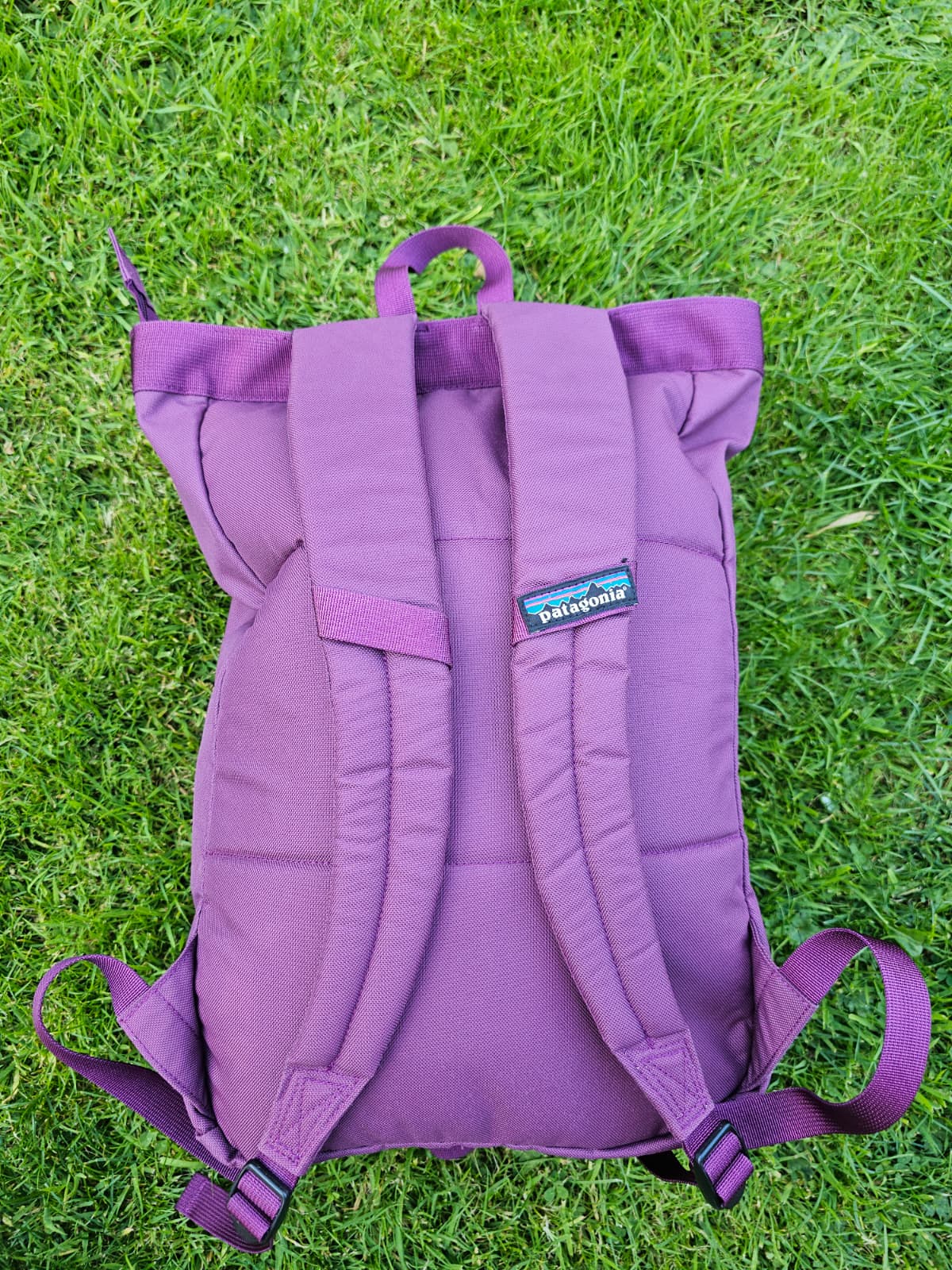 Patagonia Purple Messenger Style Zipped Backpack/Rucksack - M/Medium/15L Litre