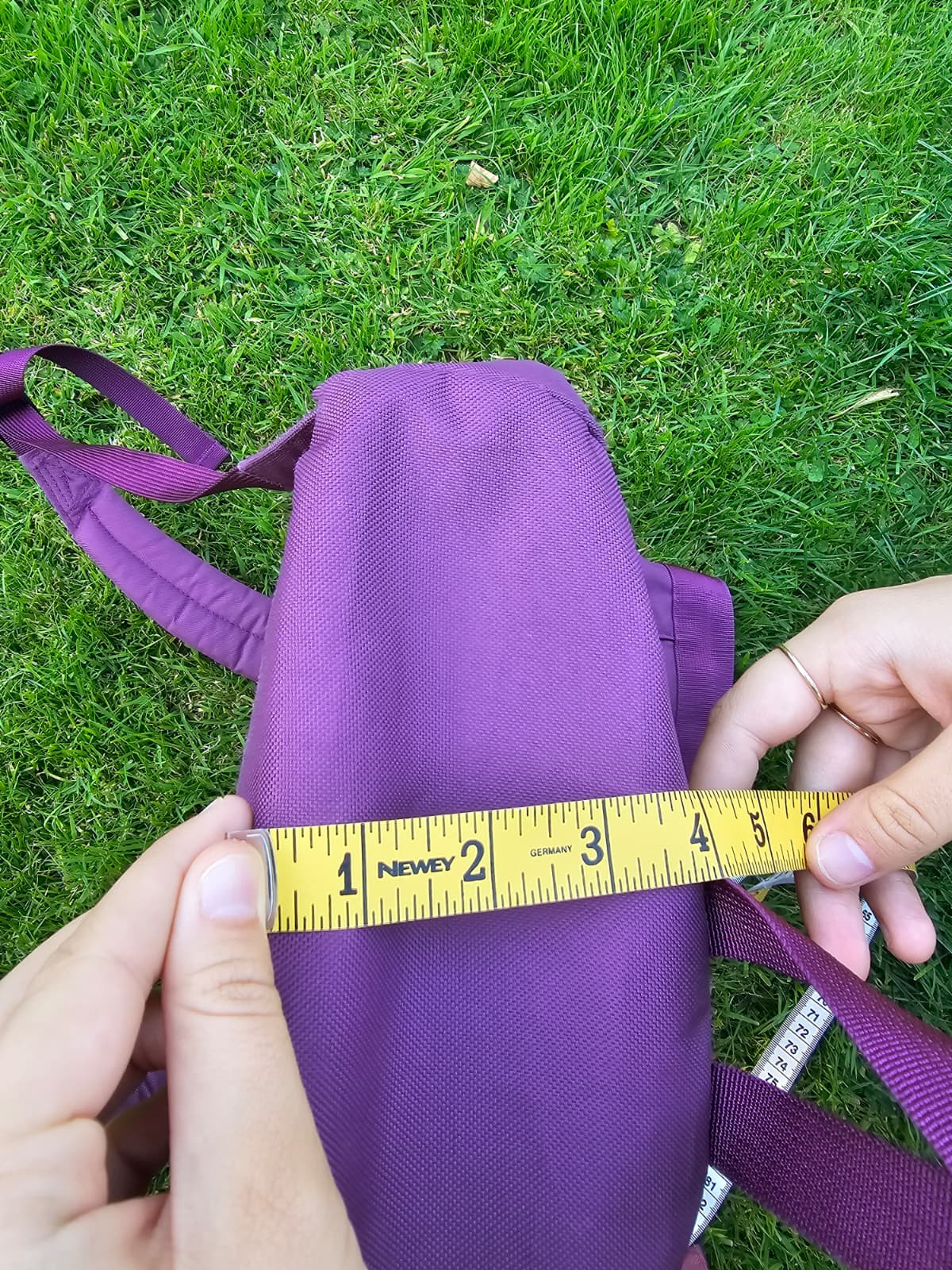 Patagonia Purple Messenger Style Zipped Backpack/Rucksack - M/Medium/15L Litre