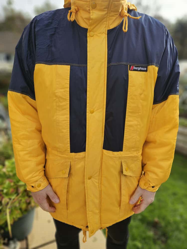 Vintage Berghaus Full Zip Hooded Insulated Yellow/Black Water Resistant Coat - L/Large