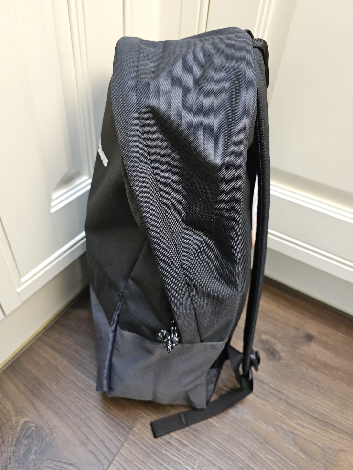 Berghaus Black/Grey Backpack Rucksack M/Medium/25L - NWT - Unisex Hike Walk PE School Uni Gym