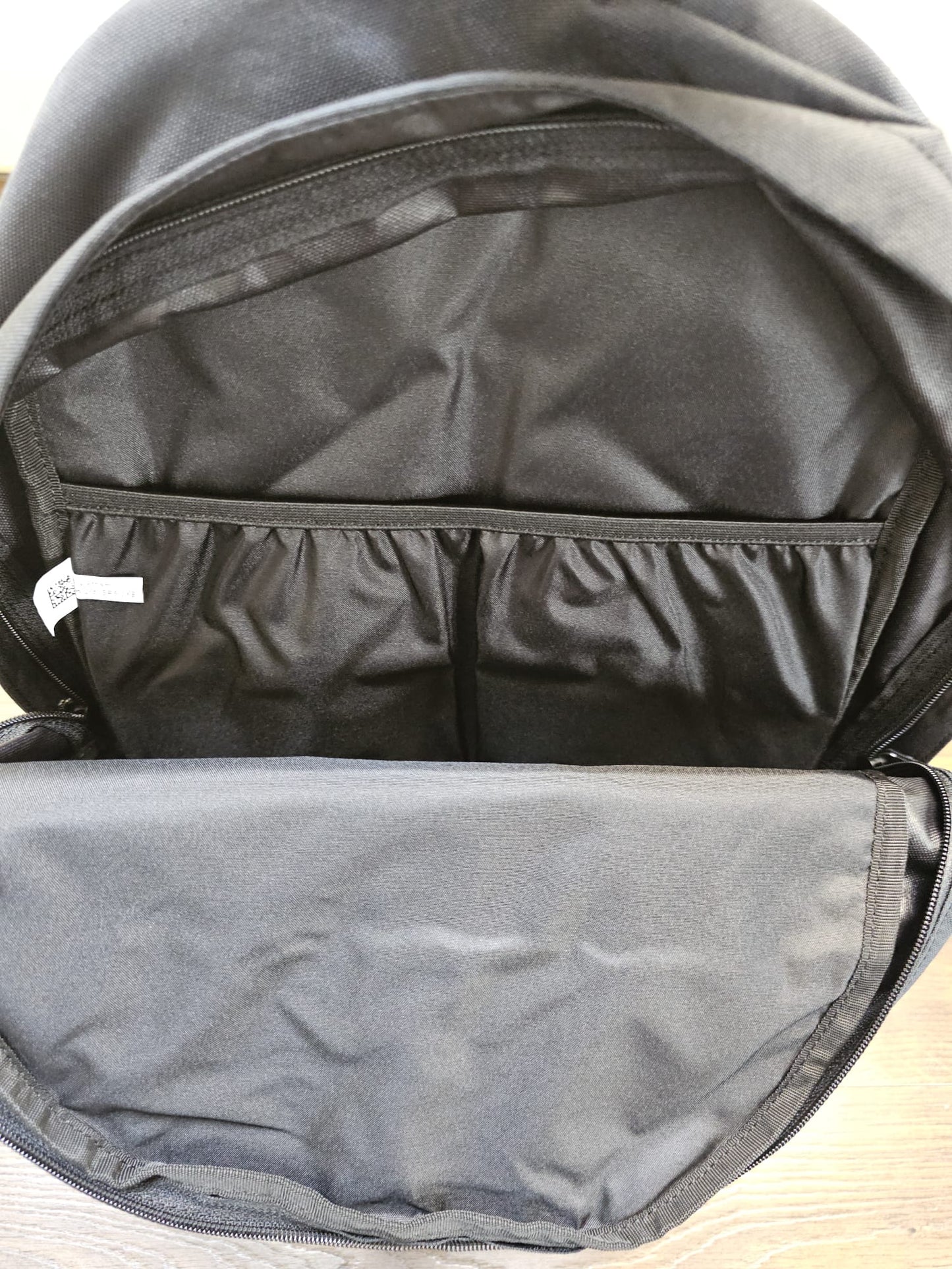 Berghaus Black/Grey Backpack Rucksack M/Medium/25L - NWT - Unisex Hike Walk PE School Uni Gym