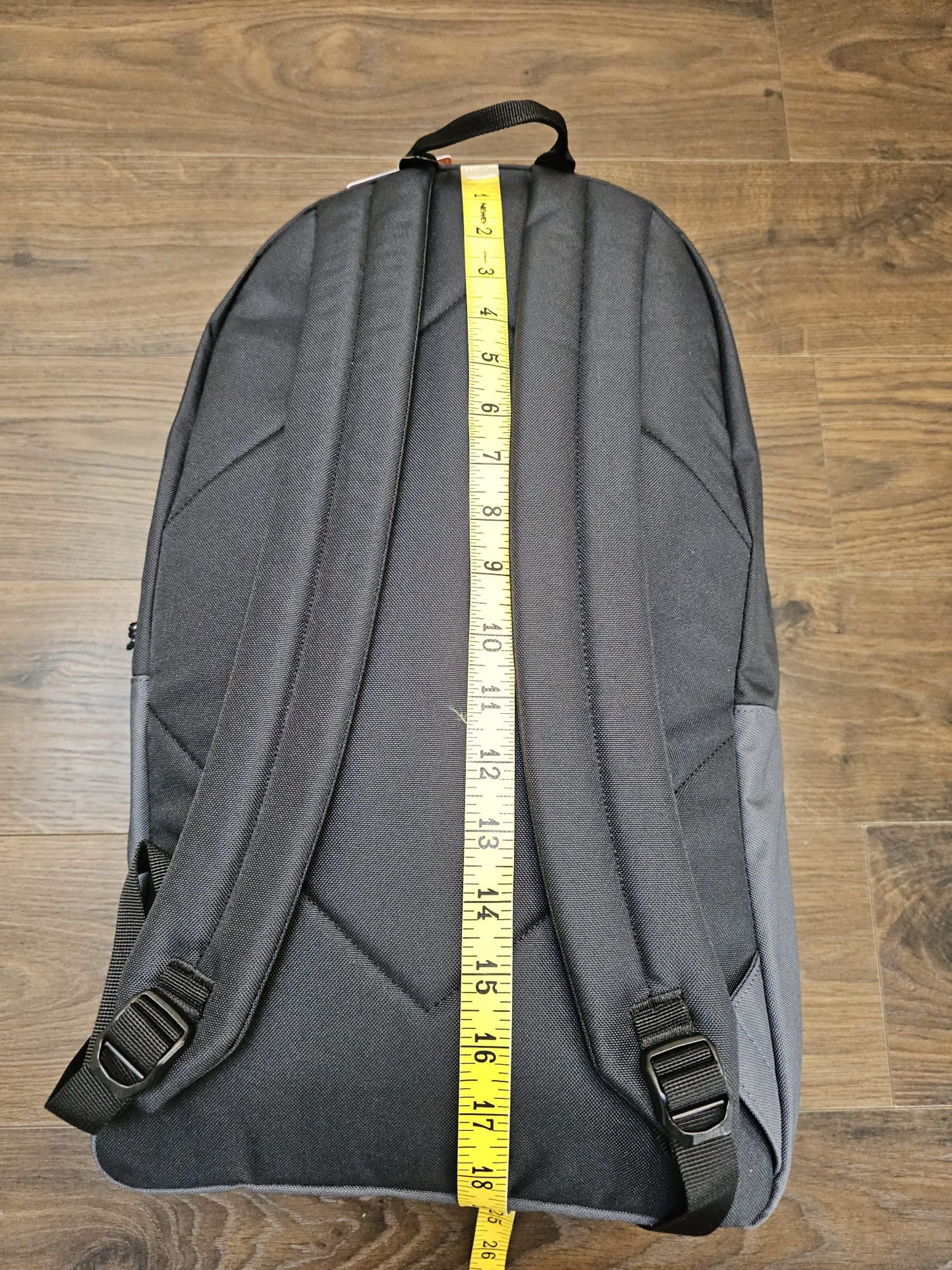 Berghaus Black/Grey Backpack Rucksack M/Medium/25L - NWT - Unisex Hike Walk PE School Uni Gym