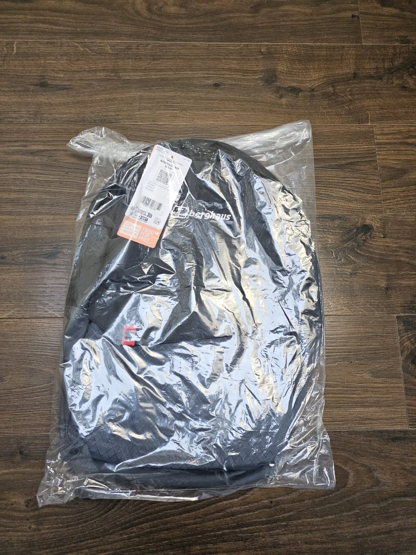 Berghaus Black/Grey Backpack Rucksack M/Medium/25L - NWT - Unisex Hike Walk PE School Uni Gym