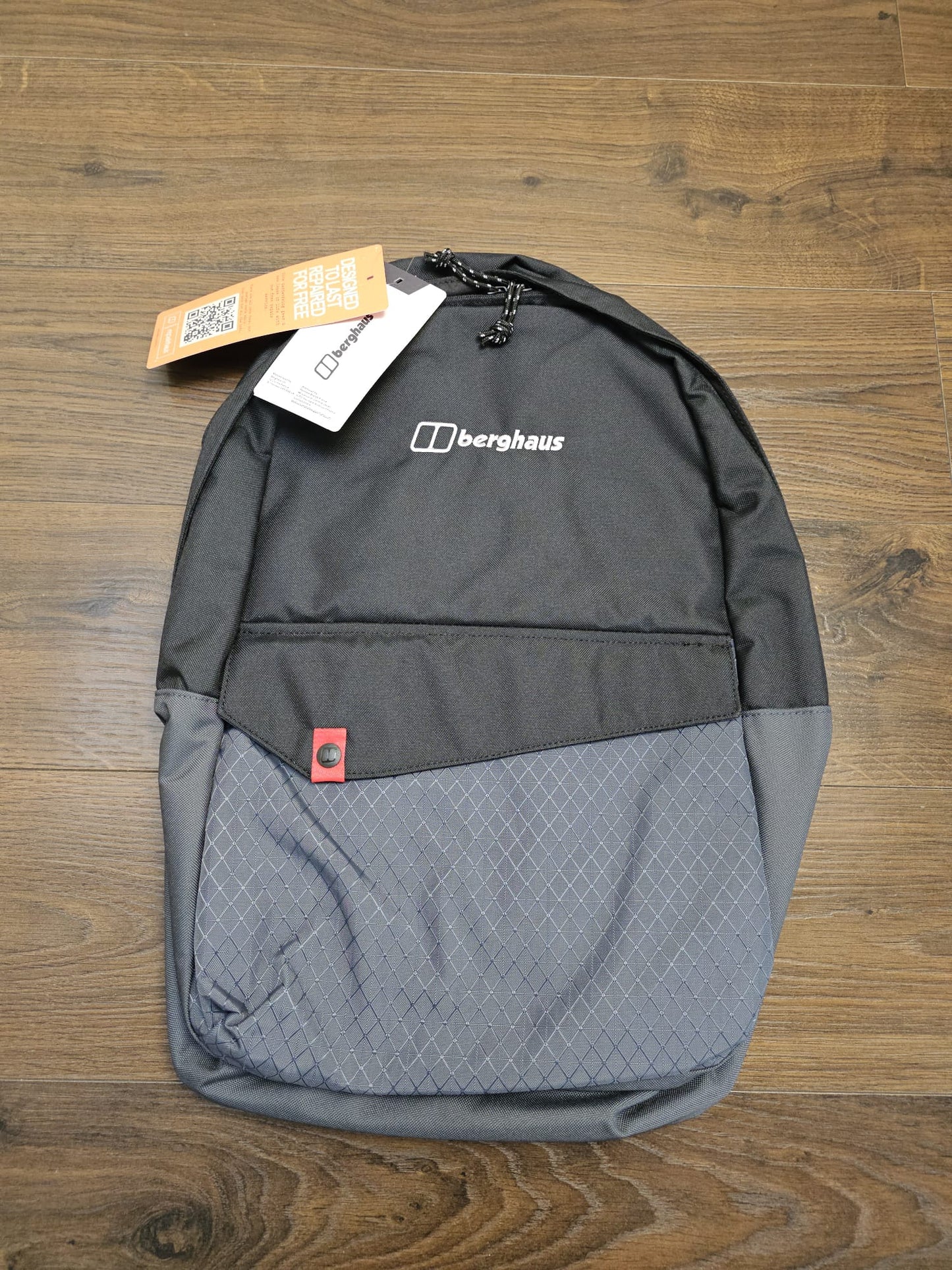 Berghaus Black/Grey Backpack Rucksack M/Medium/25L - NWT - Unisex Hike Walk PE School Uni Gym