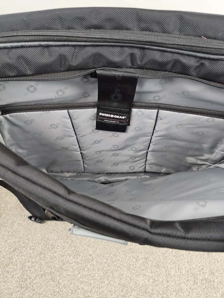 Wenger Swiss Gear 'The Saturn' Black/Grey Business Laptop Office Shoulder/Messenger Bag