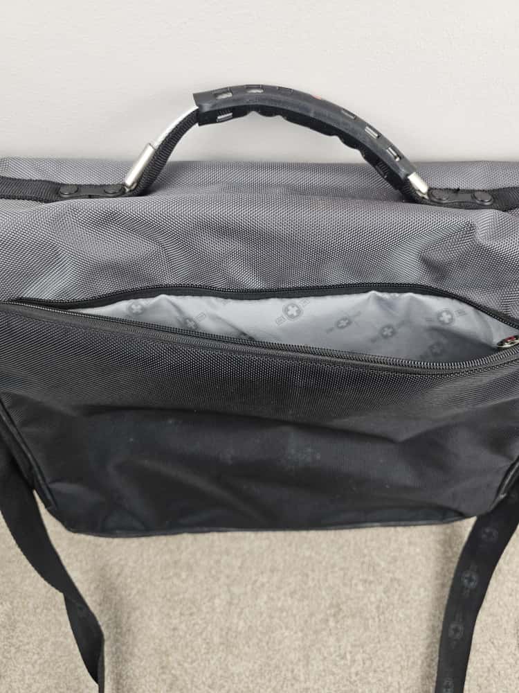 Wenger Swiss Gear 'The Saturn' Black/Grey Business Laptop Office Shoulder/Messenger Bag