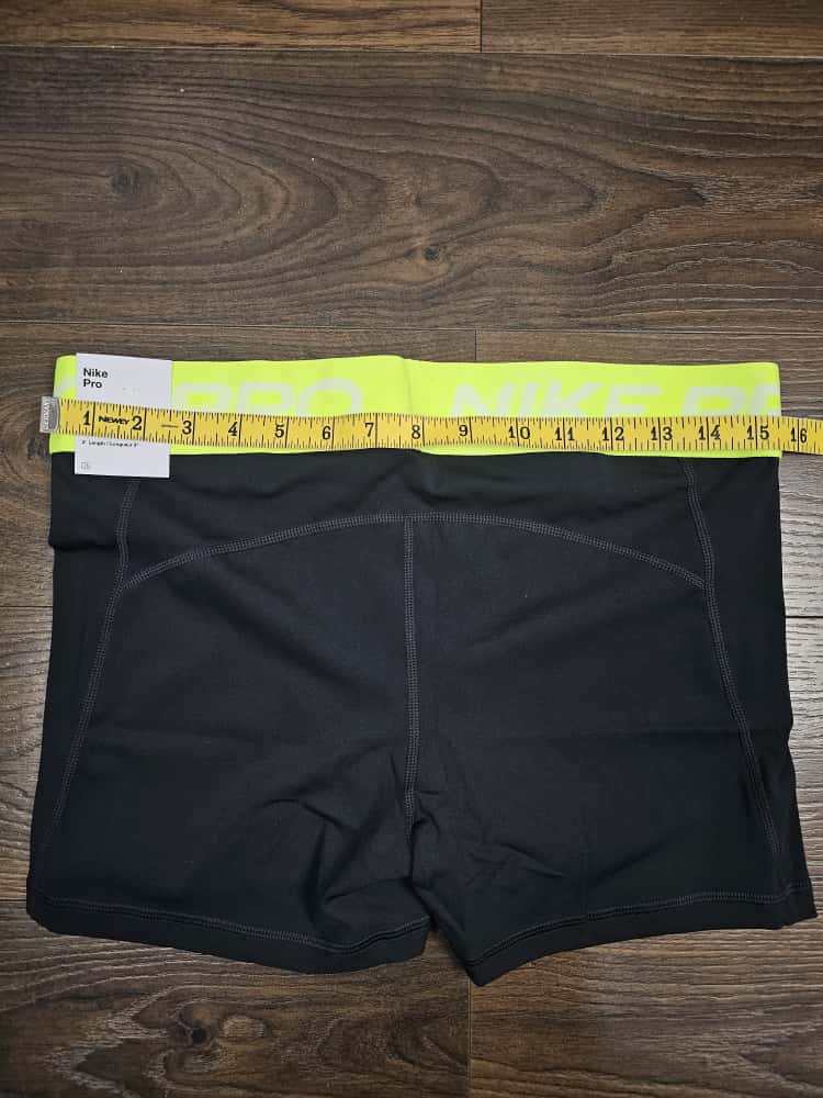 Nike Pro Training Womens Booty Shorts - L/Large - Black