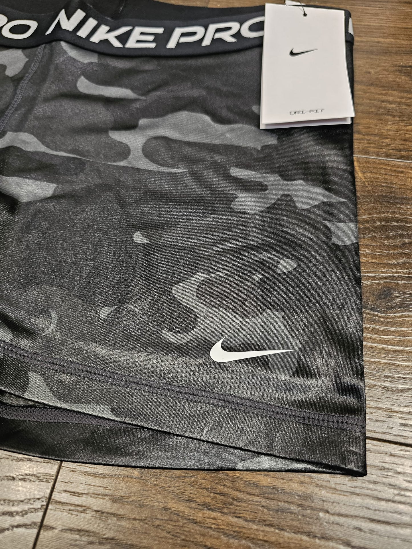 Nike Pro Training Dri-Fit Womens Booty Shorts - L/Large - Camo