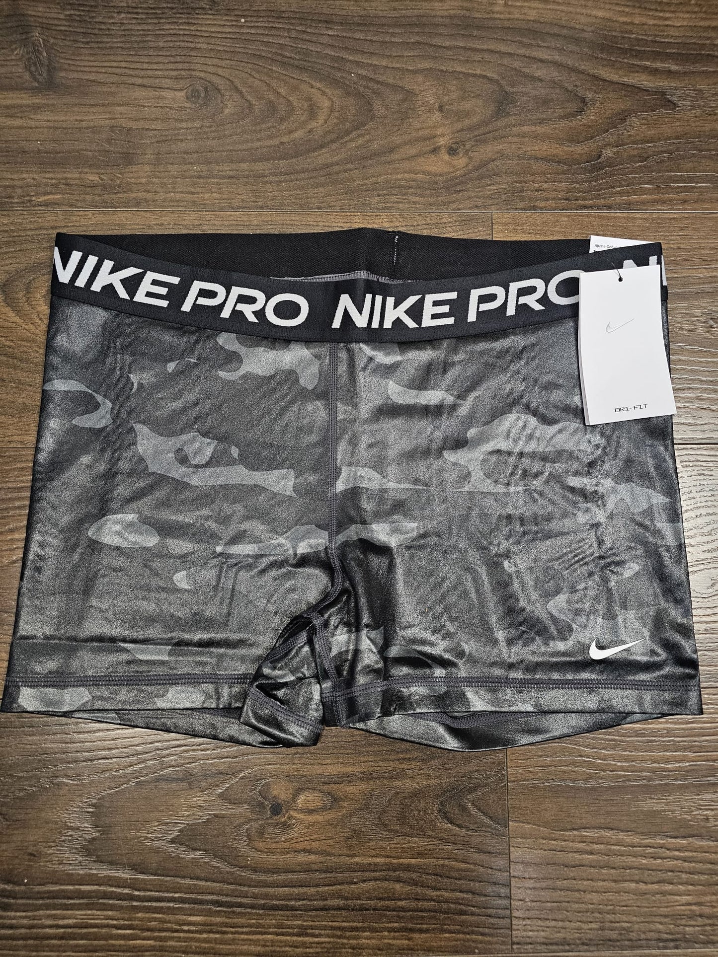 Nike Pro Training Dri-Fit Womens Booty Shorts - L/Large - Camo