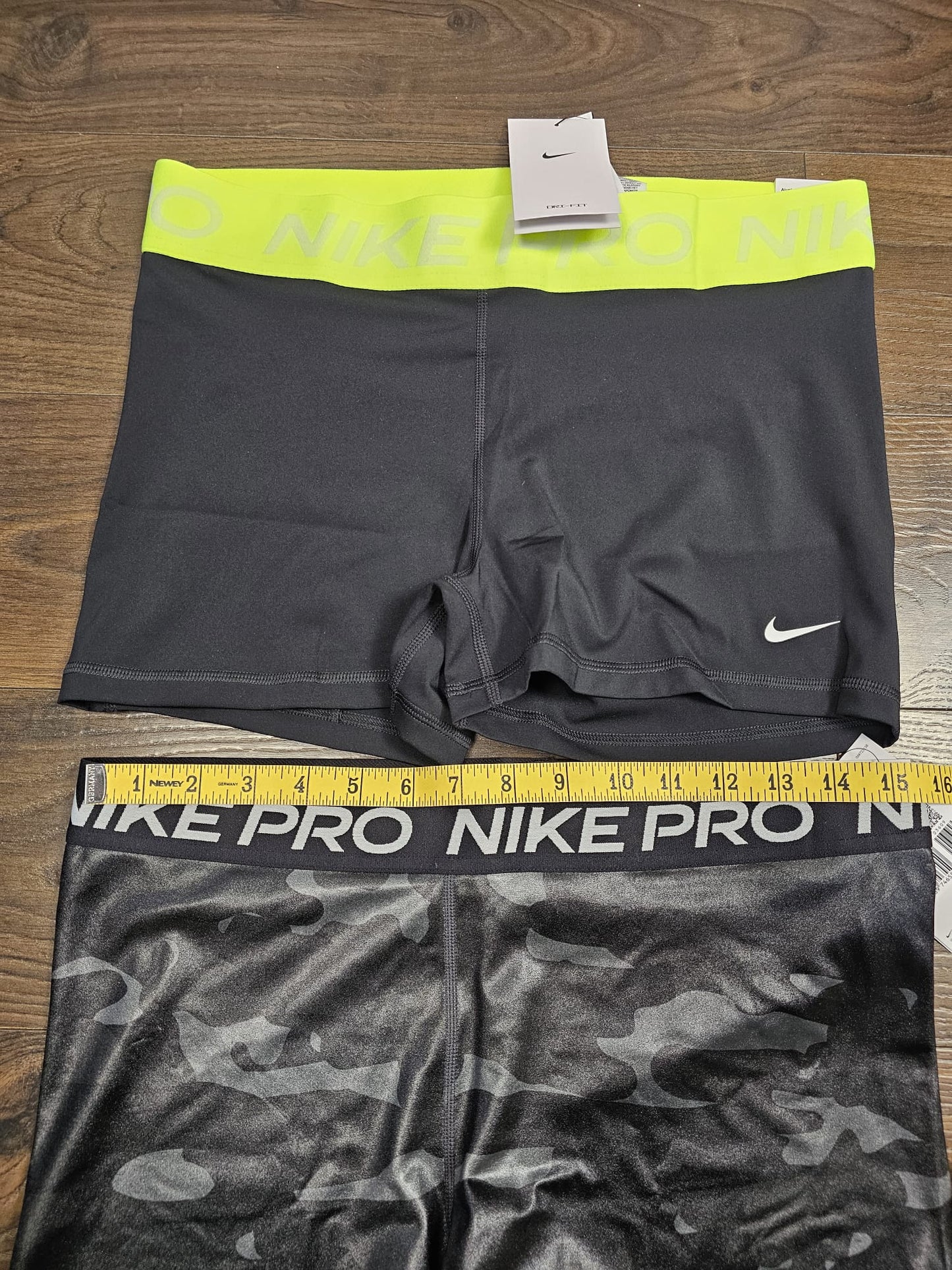 Nike Pro Training Womens Dri-Fit Activewear/Gym Bundle - Vest Top And Booty Shorts - L/large
