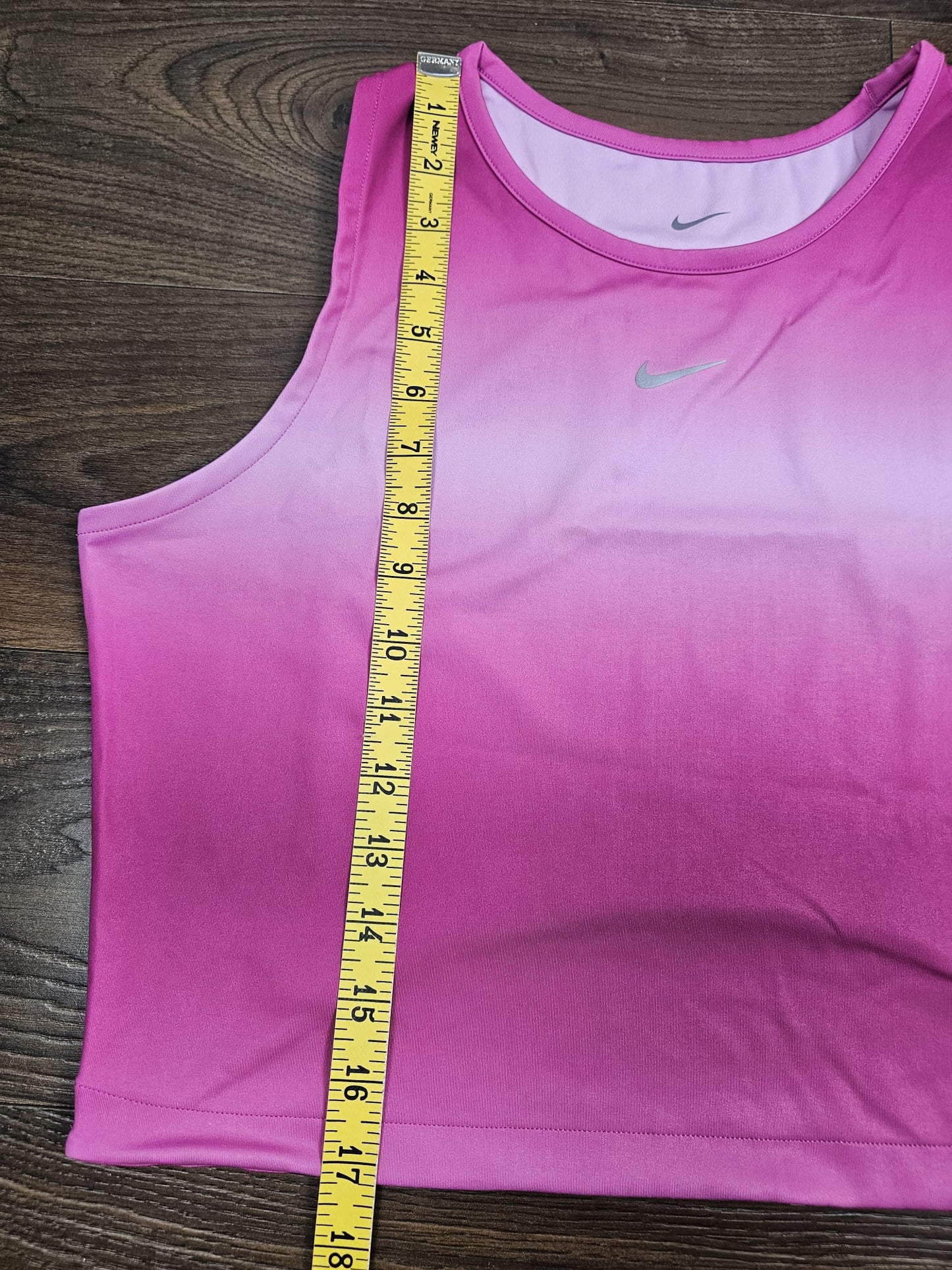 Nike Pro Training Womens Dri-Fit Activewear/Gym Bundle - Vest Top And Booty Shorts - L/large