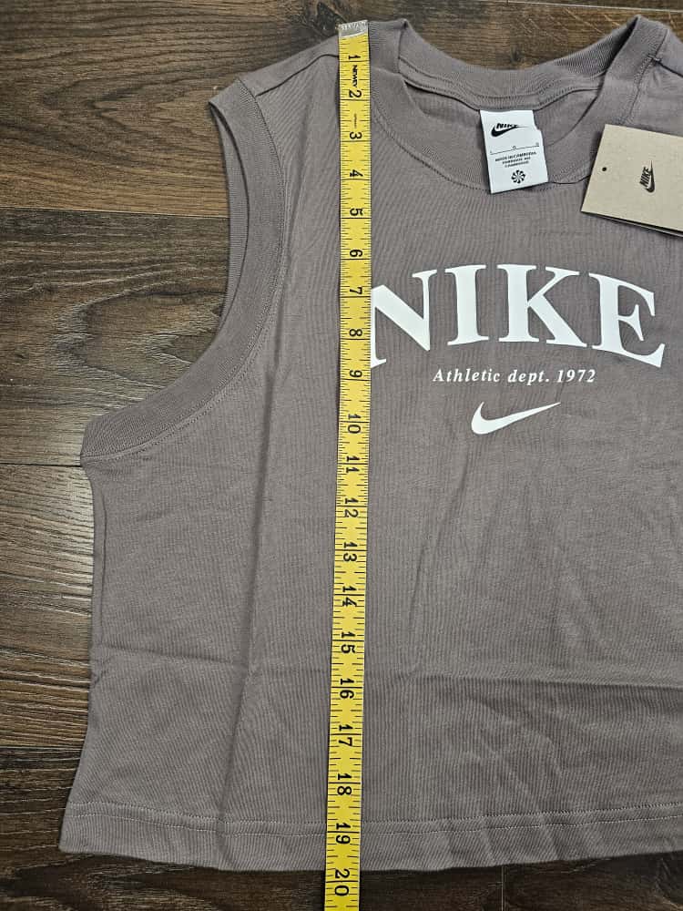 Nike Pro Training Womens Dri-Fit Activewear/Gym Bundle - Vest Tops And Booty Shorts - L/large