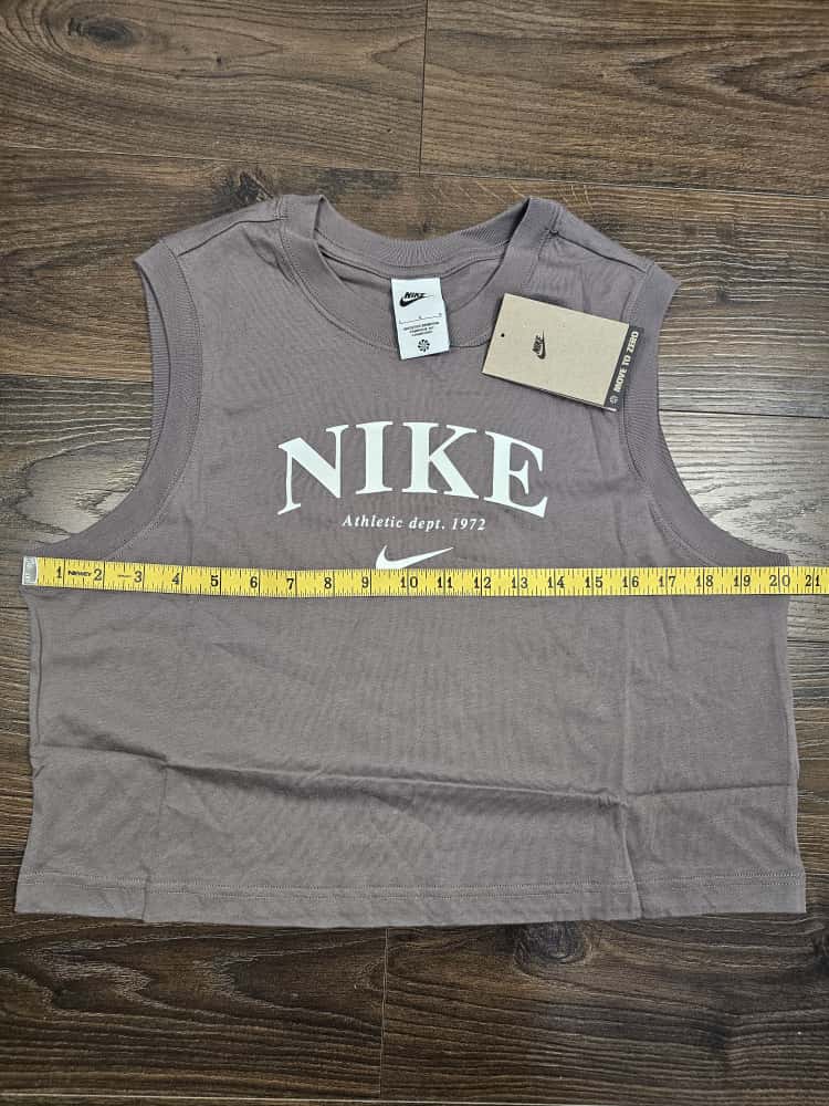 Nike Pro Training Womens Dri-Fit Activewear/Gym Bundle - Vest Tops And Booty Shorts - L/large