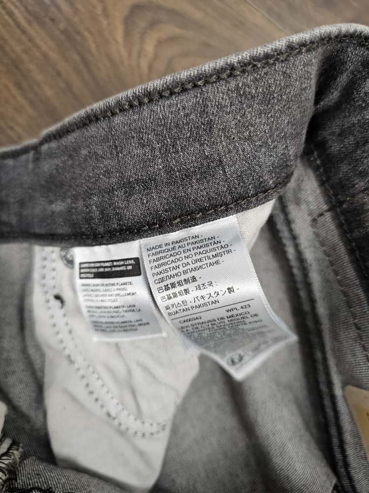 Levi's Womens Boyfriend Fit Mid Rise Tapered Leg washed Black Jeans - W26/L27