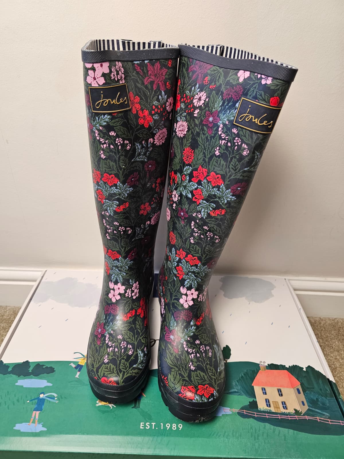 New In Box Joules Field Welly Art Floral Print Wellington Boots - RRP 59.95