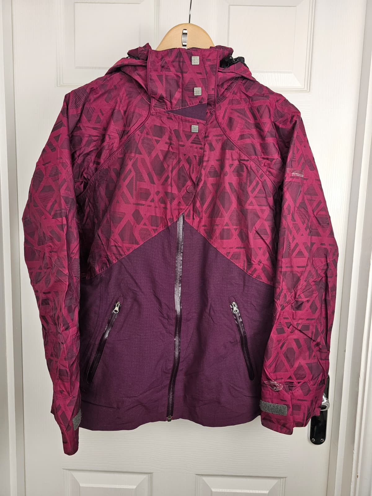 Columbia Titanium Womens Full ZiP Hooded Ski/Snowboarding Jacket - S/Small - Purple/Burgundy