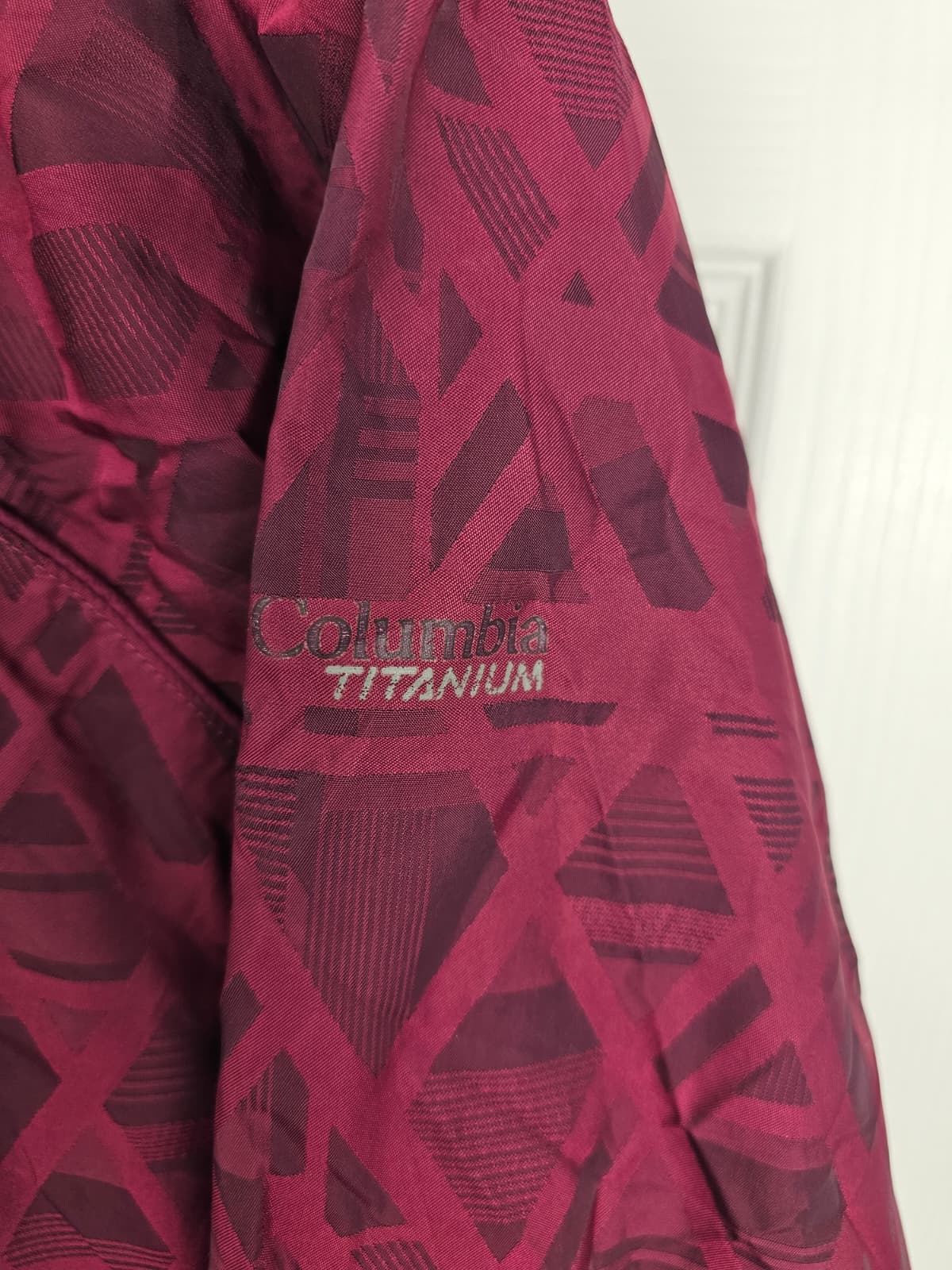 Columbia Titanium Womens Full ZiP Hooded Ski/Snowboarding Jacket - S/Small - Purple/Burgundy