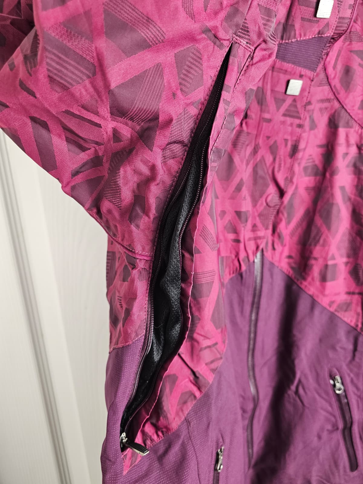 Columbia Titanium Womens Full ZiP Hooded Ski/Snowboarding Jacket - S/Small - Purple/Burgundy