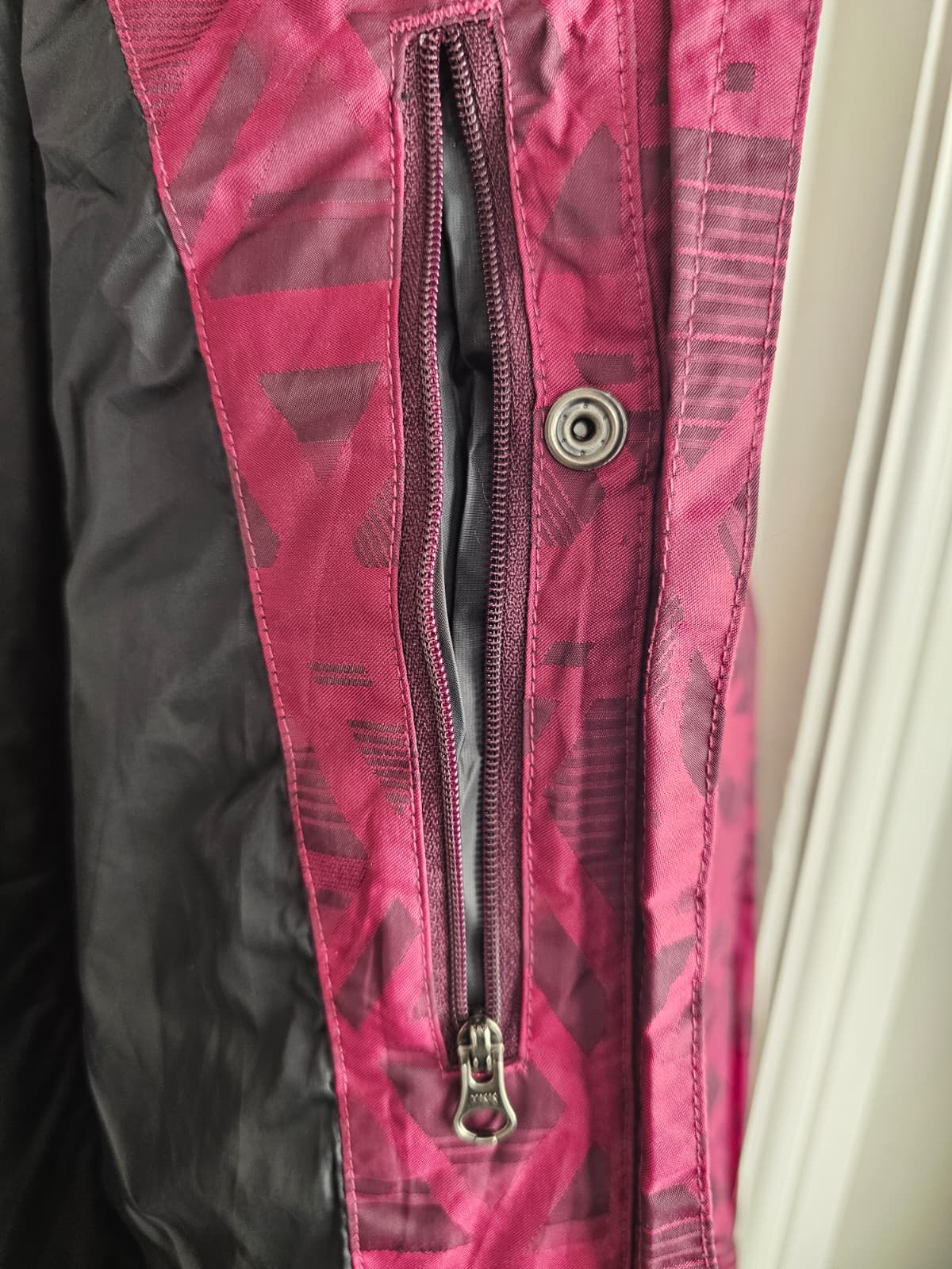 Columbia Titanium Womens Full ZiP Hooded Ski/Snowboarding Jacket - S/Small - Purple/Burgundy
