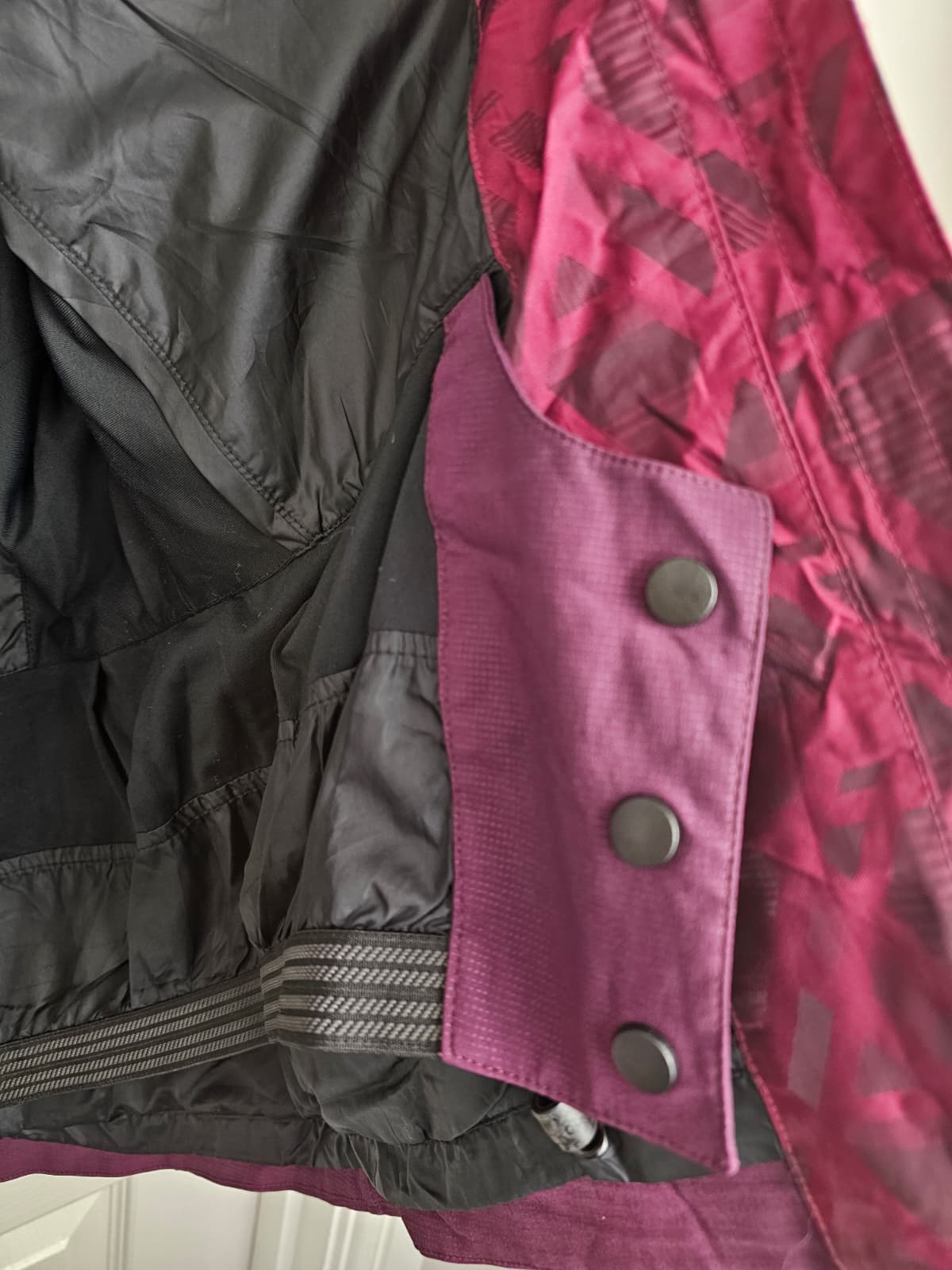 Columbia Titanium Womens Full ZiP Hooded Ski/Snowboarding Jacket - S/Small - Purple/Burgundy