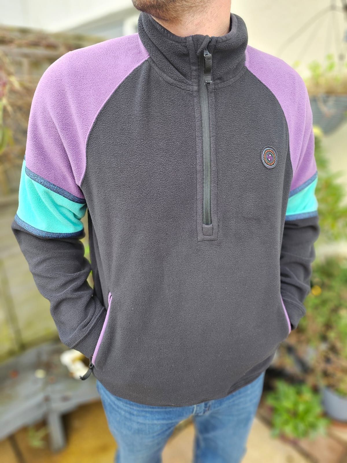 Mens Awesome Quiksilver Black 1/2 Zip Pullover Pattern Details Fleece Jumper - M/Medium