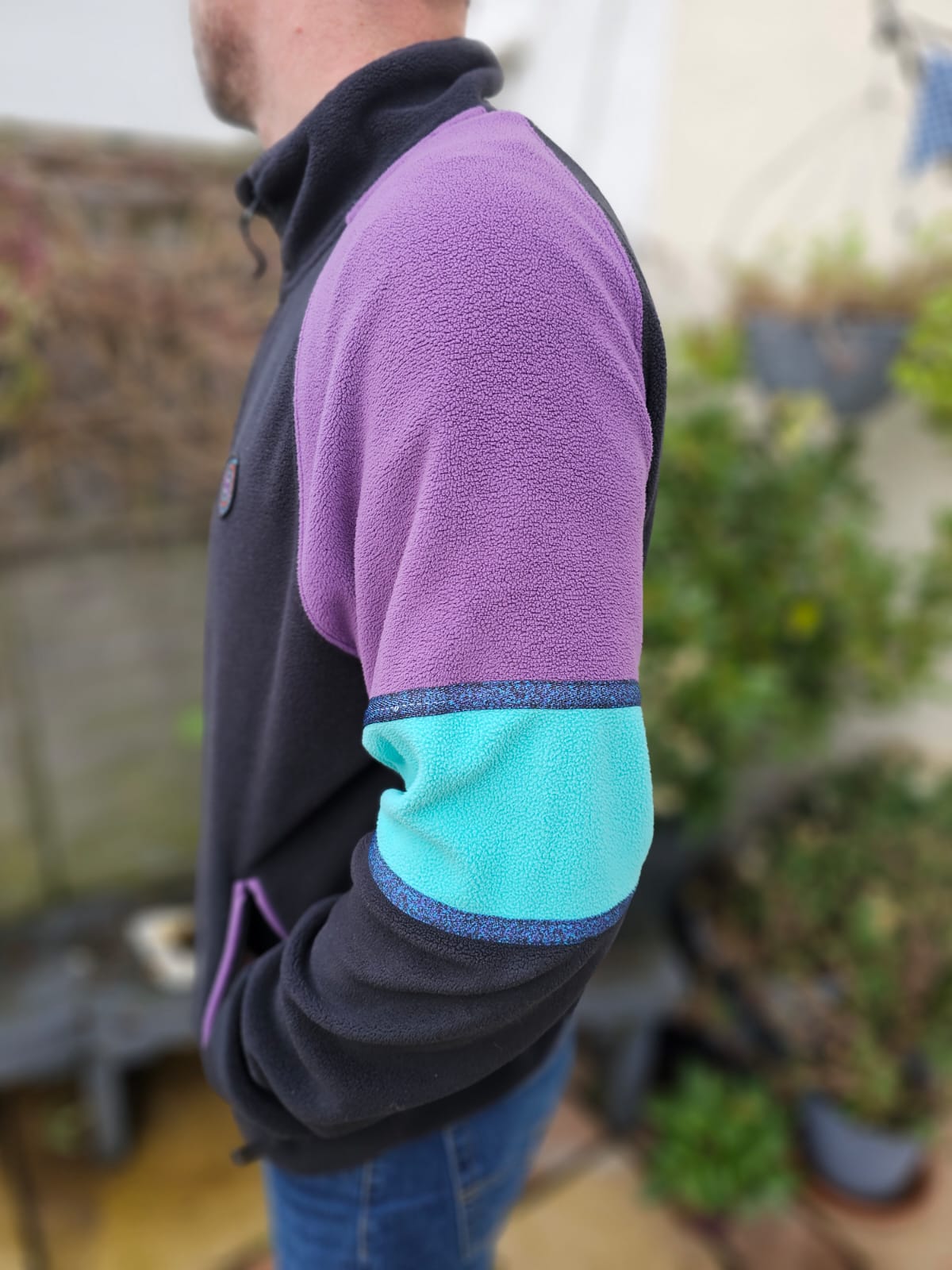 Mens Awesome Quiksilver Black 1/2 Zip Pullover Pattern Details Fleece Jumper - M/Medium