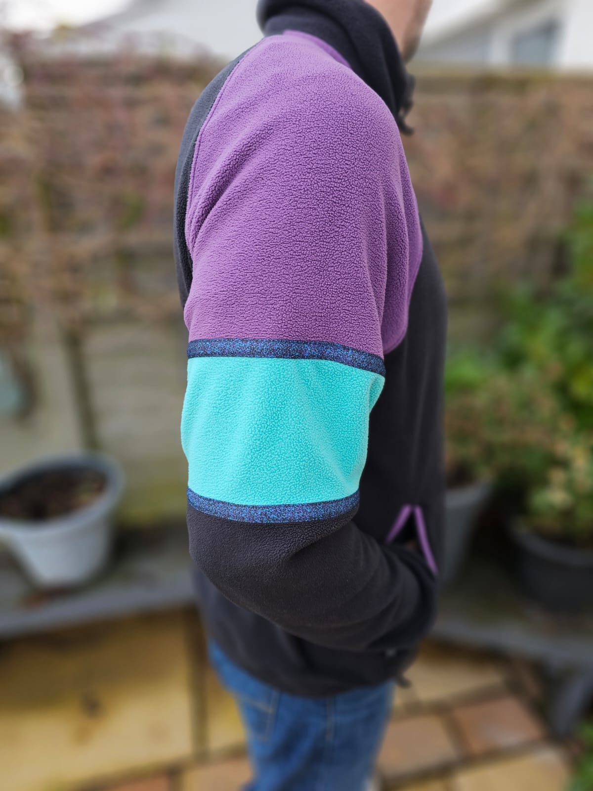 Mens Awesome Quiksilver Black 1/2 Zip Pullover Pattern Details Fleece Jumper - M/Medium