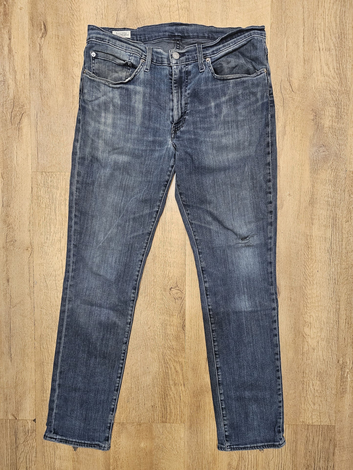 Levi's Blue Ripped Jeans 511 Slim Fit - W34/31L