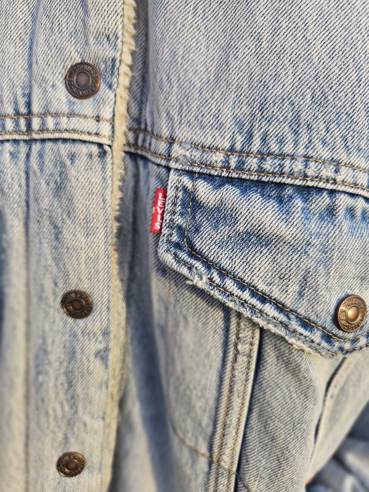 Vintage Levi's Sherpa Lined Denim Jacket - M/Medium - Unisex