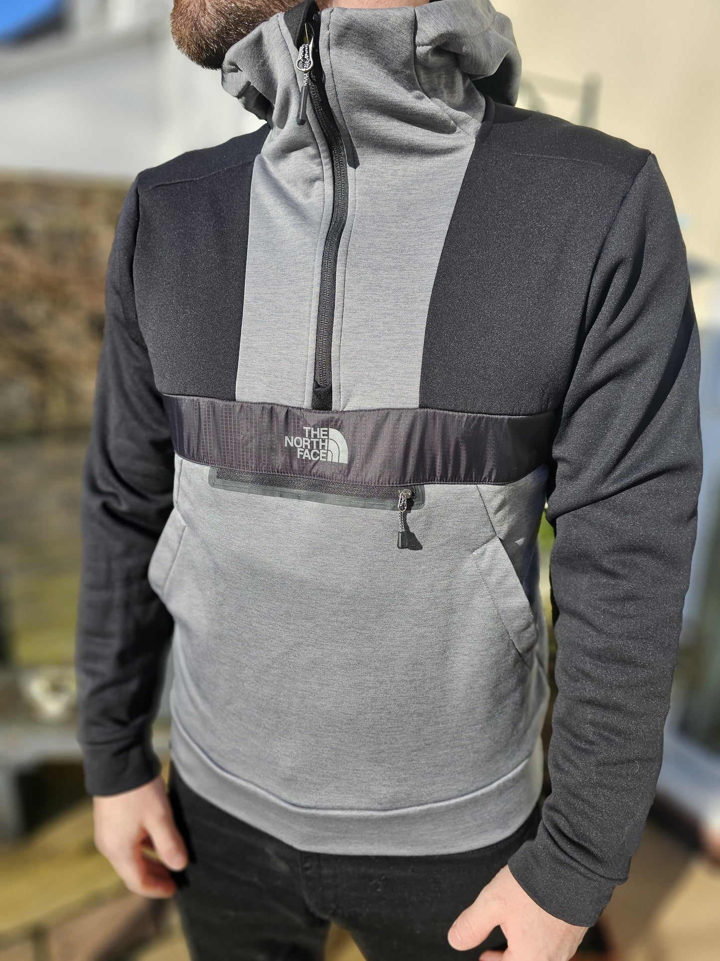 The North Face 1/4 Zip Mittelegi Hoodie - M/Medium