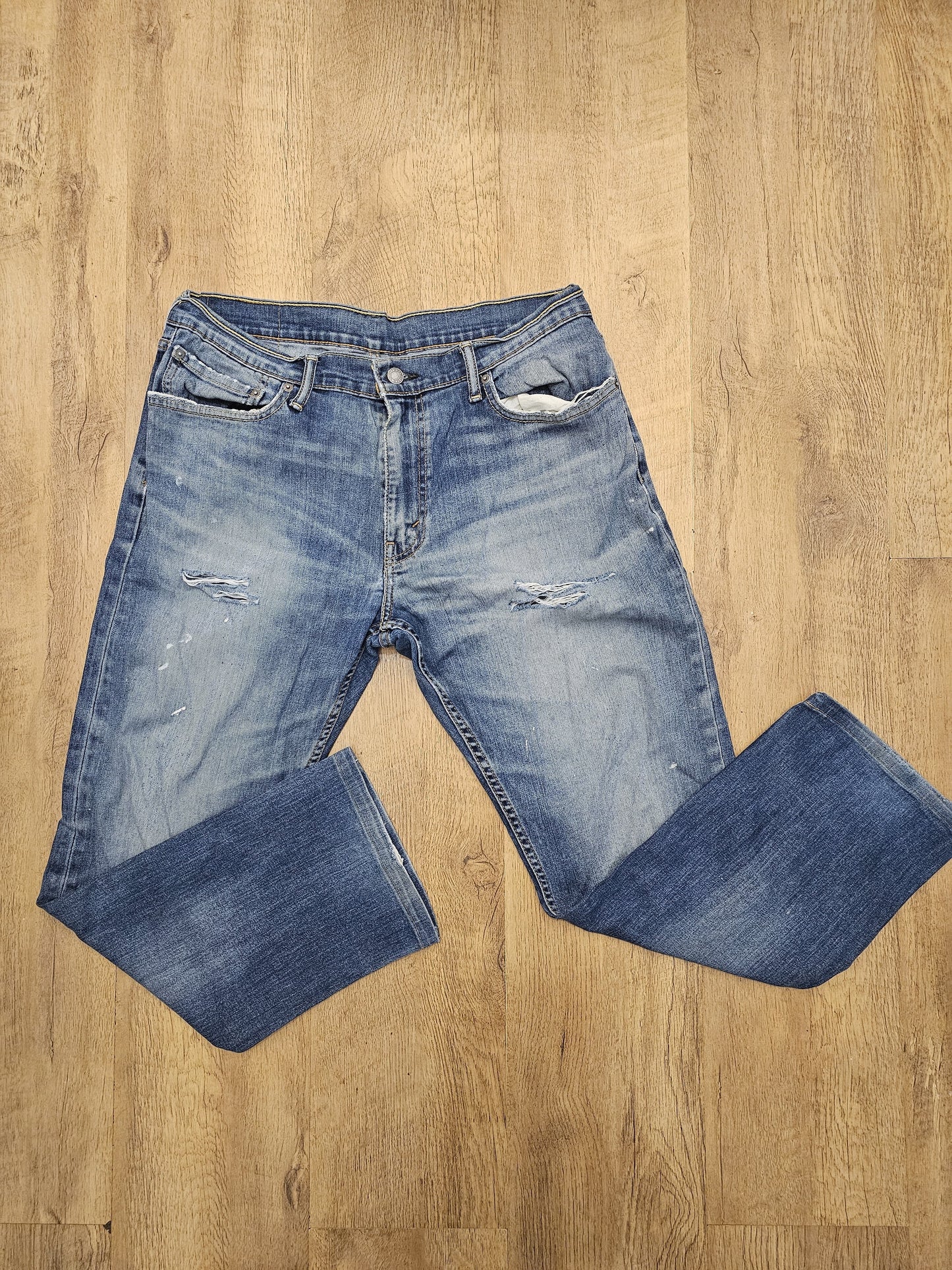 Levi's Blue Ripped Jeans 504 Straight Fit - W35/28L