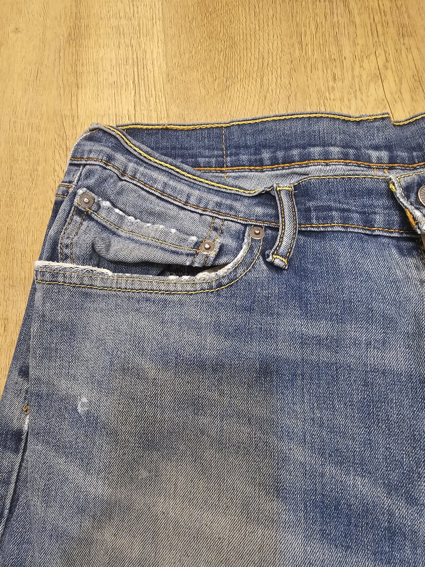 Levi's Blue Ripped Jeans 504 Straight Fit - W35/28L