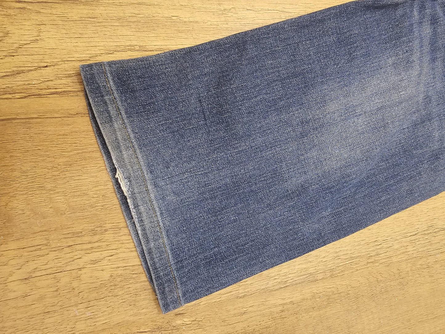 Levi's Blue Ripped Jeans 504 Straight Fit - W35/28L