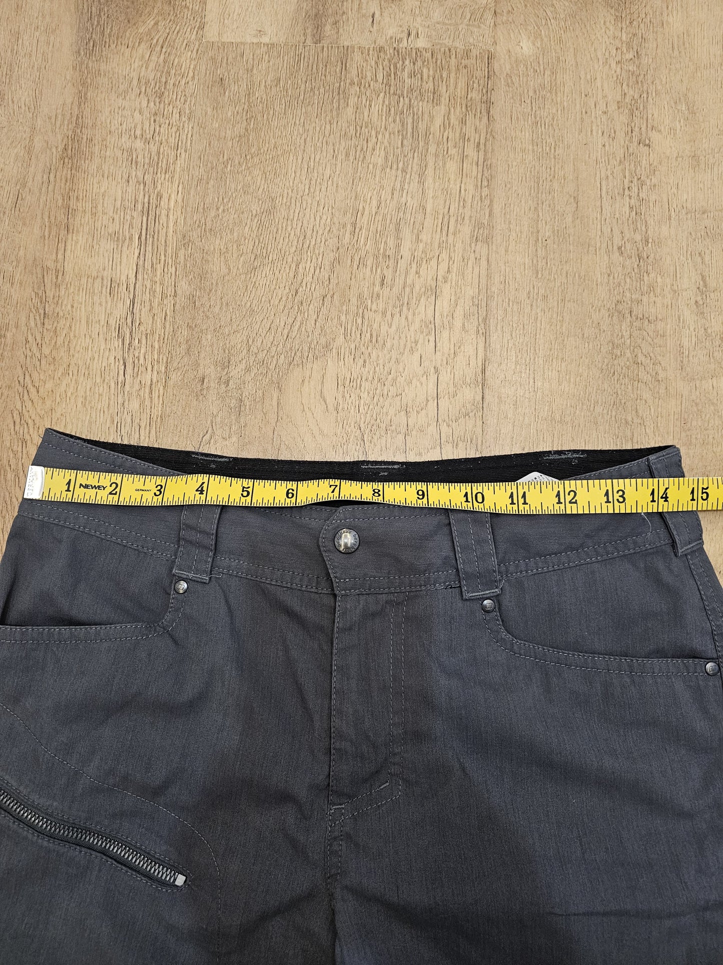 Berghaus Grey Hiking Trousers - UK 8 L31