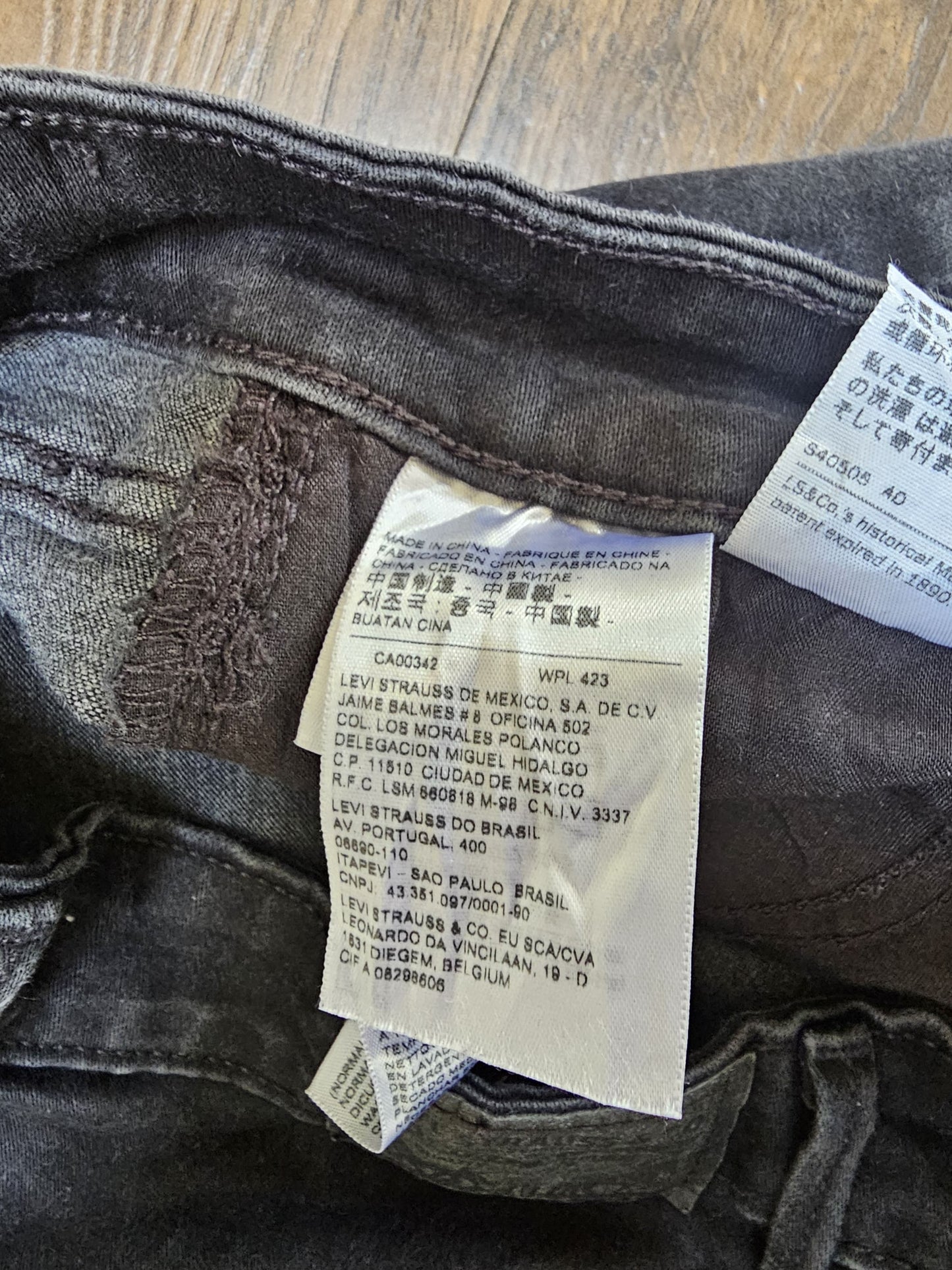 Levi's Womens Black Jeans Mid Rise Skinny Fit 4M W26/30L