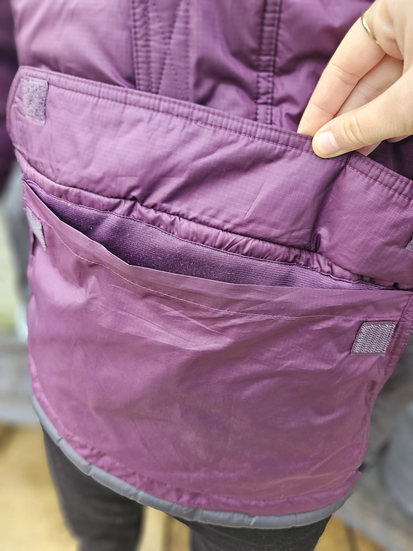 Awesome Columbia Lodge Pullover Cherry Puffer Jacket - M/Medium