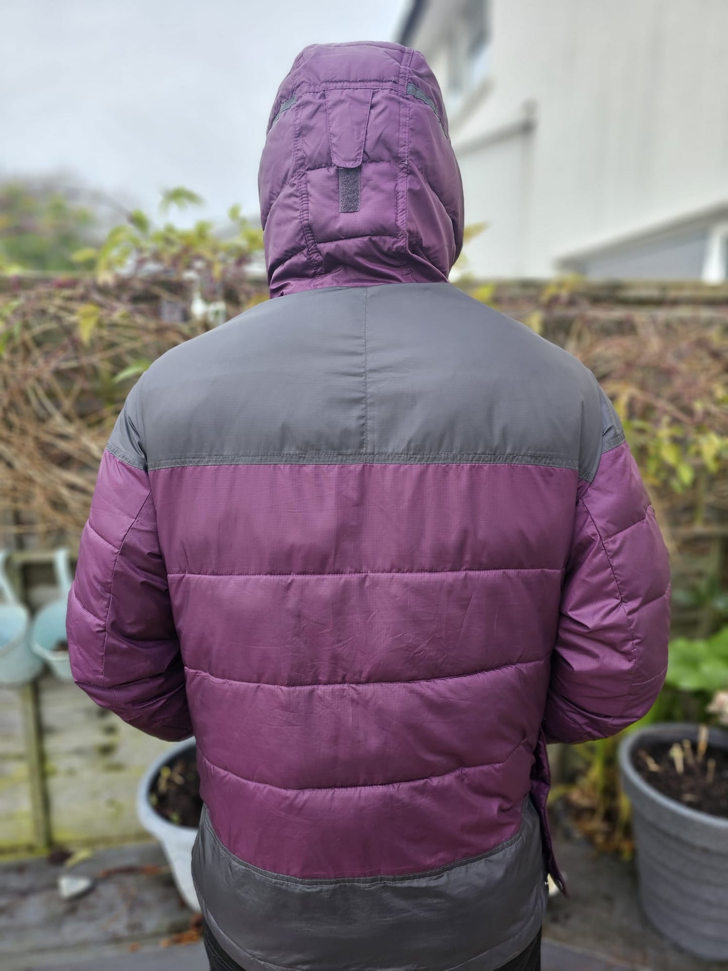 Awesome Columbia Lodge Pullover Cherry Puffer Jacket - M/Medium