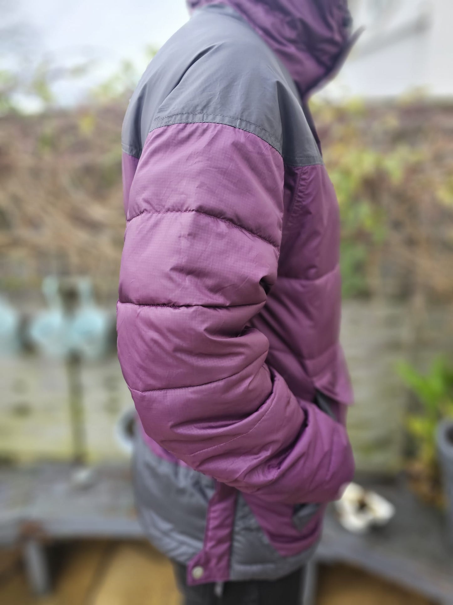 Awesome Columbia Lodge Pullover Cherry Puffer Jacket - M/Medium