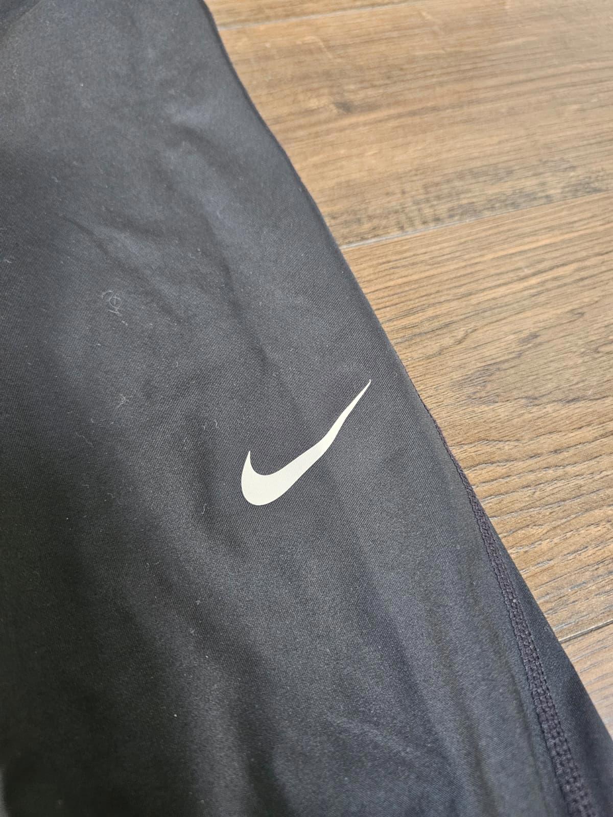 Nike Pro Womens 3/4 Activewear Sport/Casual Leggings - XS/Extra Small - 24/21