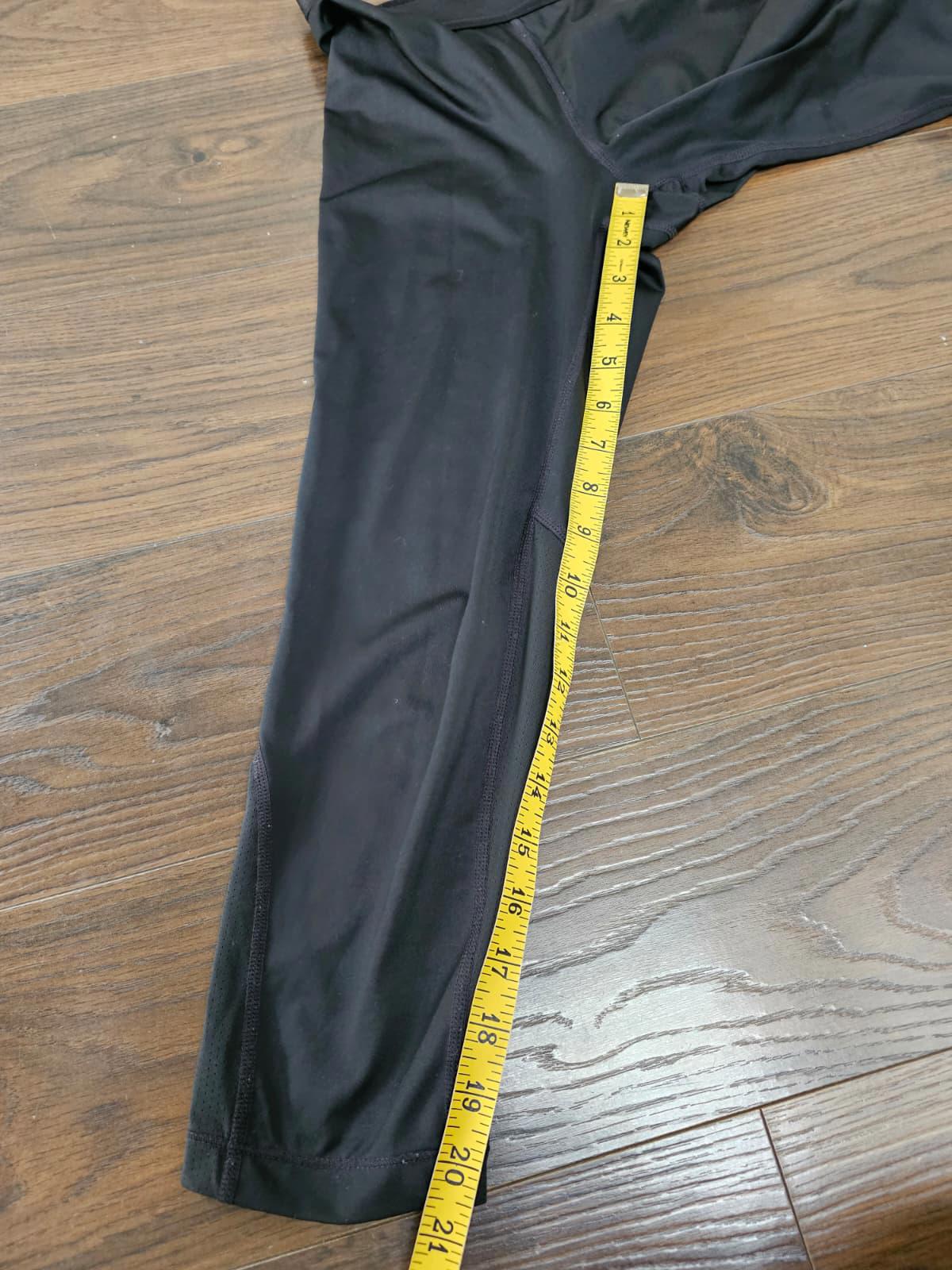 Nike Pro Womens 3/4 Activewear Sport/Casual Leggings - XS/Extra Small - 24/21