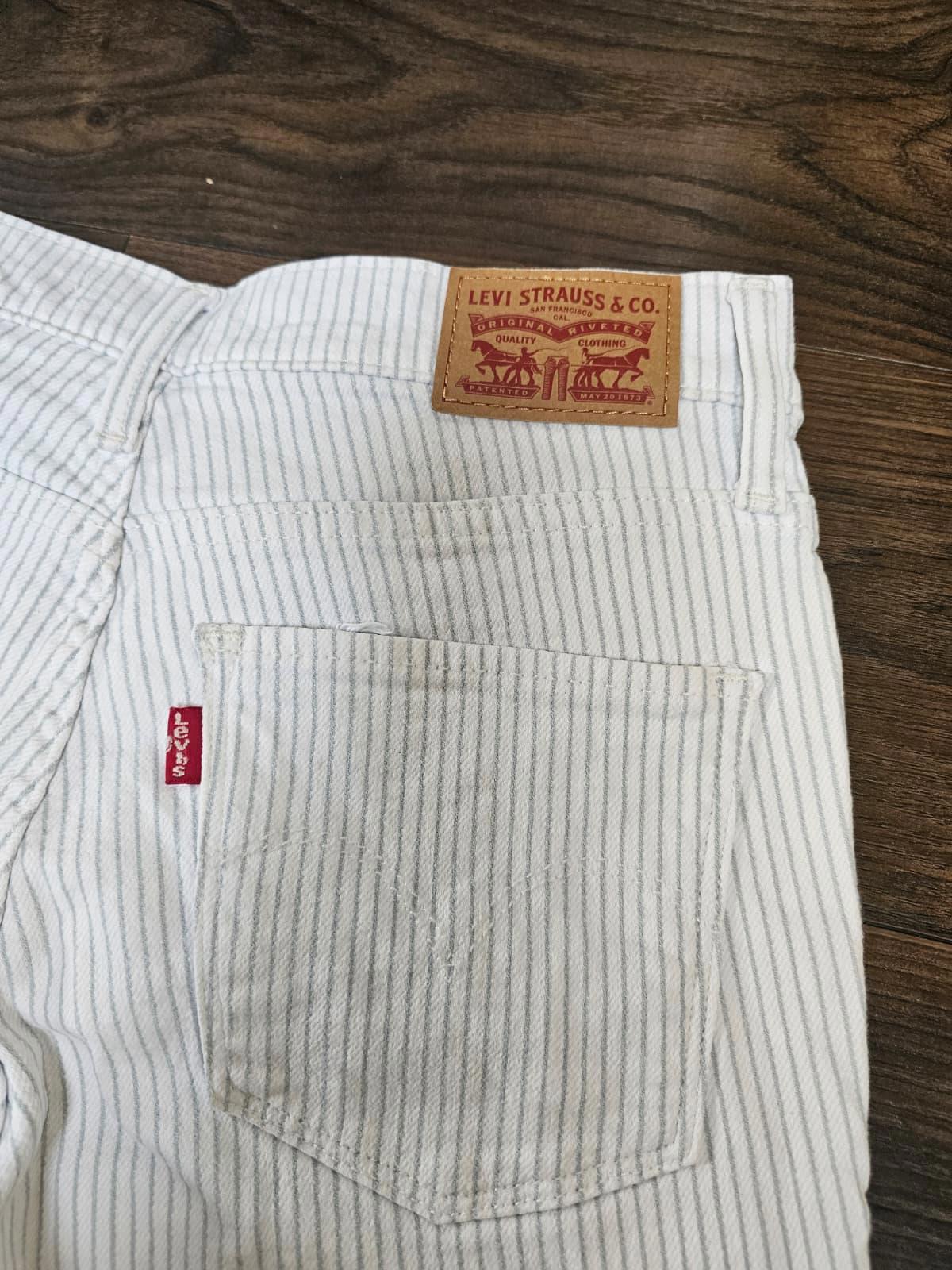 Levi's Womens White Pin Striped Jeans 311 Shaping Skinny Fit - W28/30L Denim