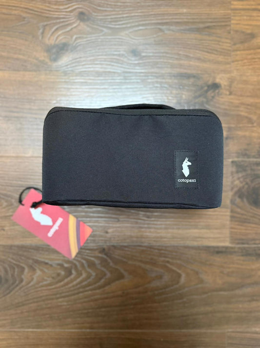 Cotopaxi Toiletry/Cosmetics/Home/Travel Kit - Cada Dia - Unisex - Black