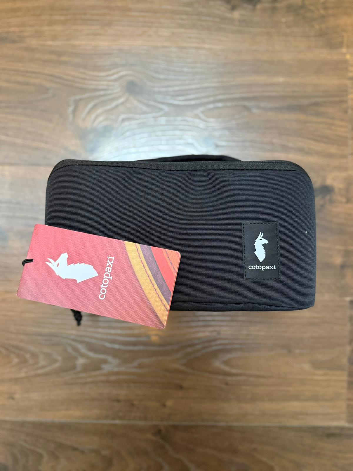 Cotopaxi Toiletry/Cosmetics/Home/Travel Kit - Cada Dia - Unisex - Black