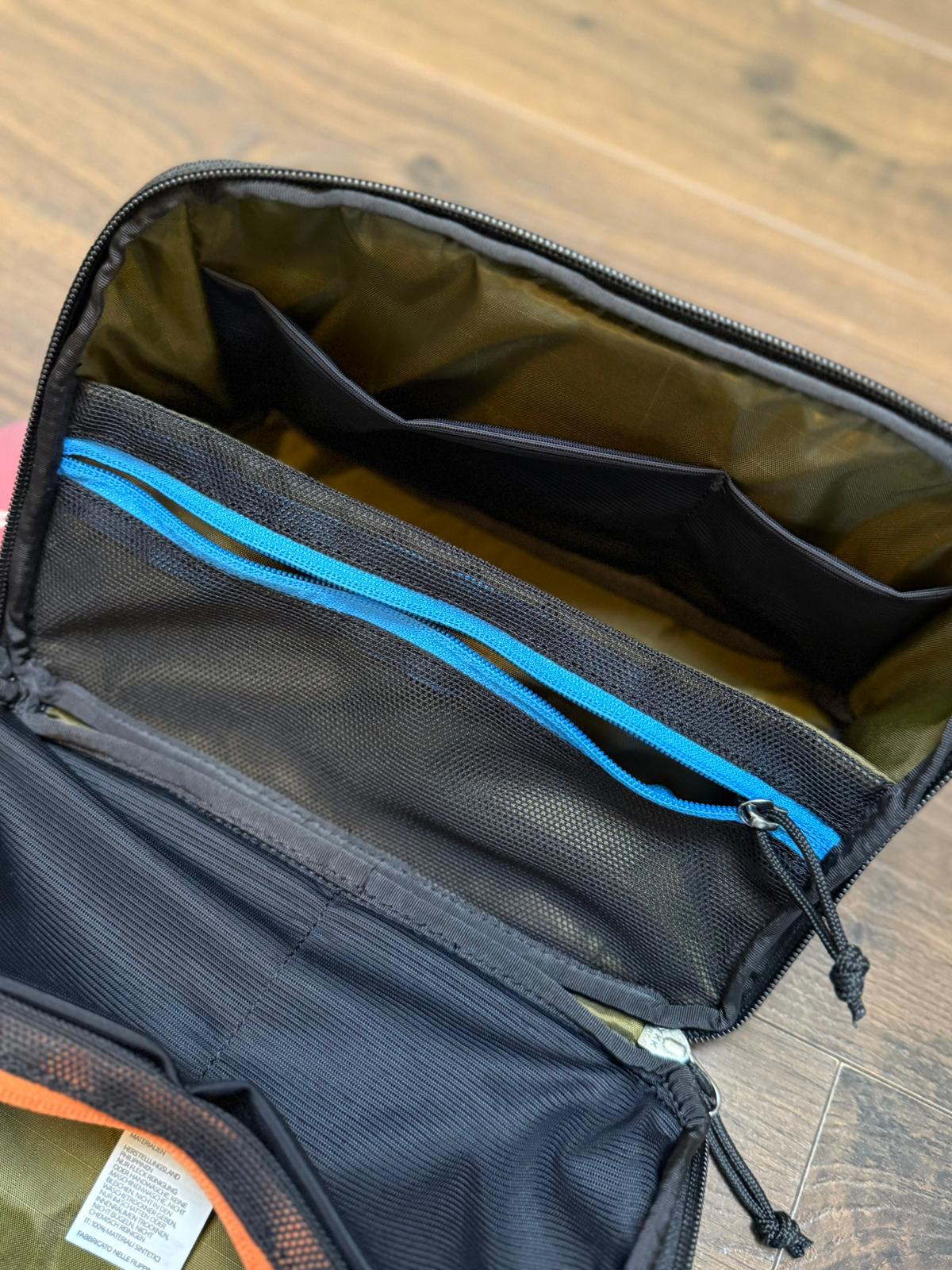 Cotopaxi Toiletry/Cosmetics/Home/Travel Kit - Cada Dia - Unisex - Black