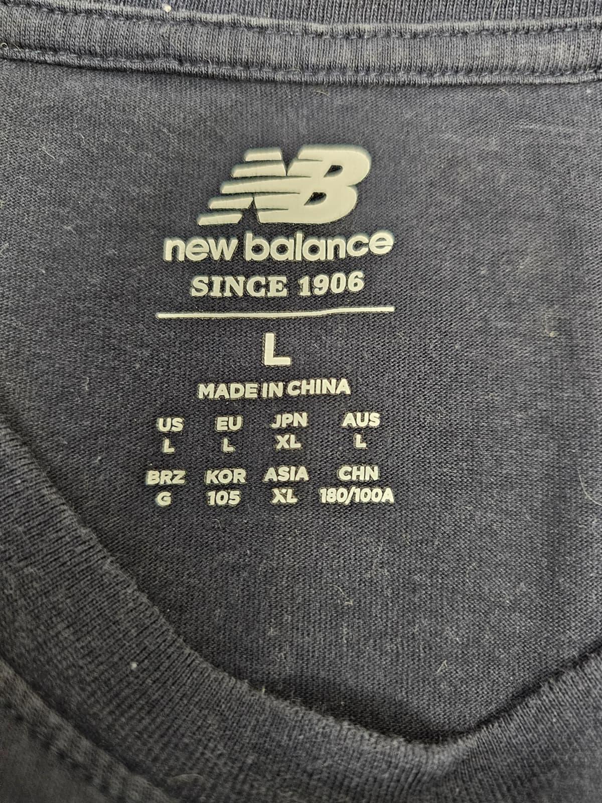 New Balance Mens Short Sleeve Embroidered T-Shirt - L/Large - Navy