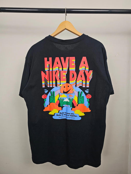 Nike Men's 'Have A Nike Day' Big Back Print Short Sleeve Top/T-Shirt - M/Medium